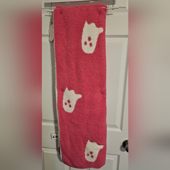 🔥👻 Cupcakes and Cashmere Viral Pink Ghost Oversize Throw Blanket NWT - Picture 3 of 5